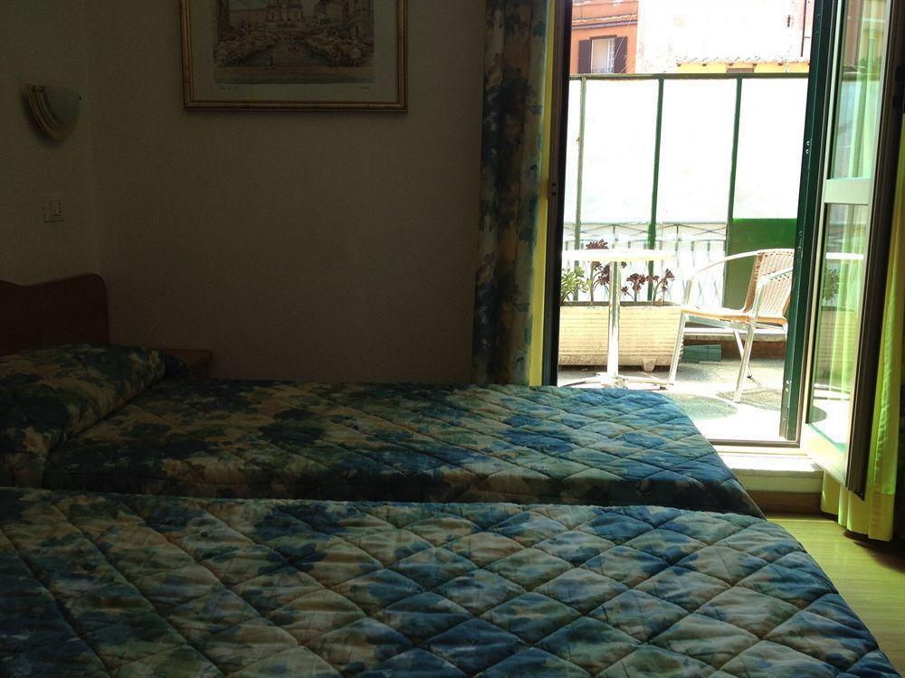 Hotel Tirreno Roma Quarto foto