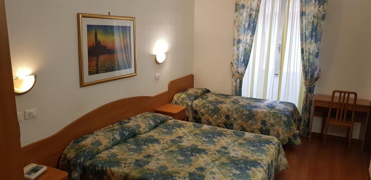 Hotel Tirreno Roma Exterior foto